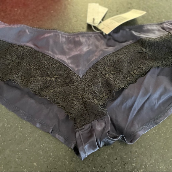 Elegant Peacoat Blue Lace Bra and Panty Set - Picture 7 of 12